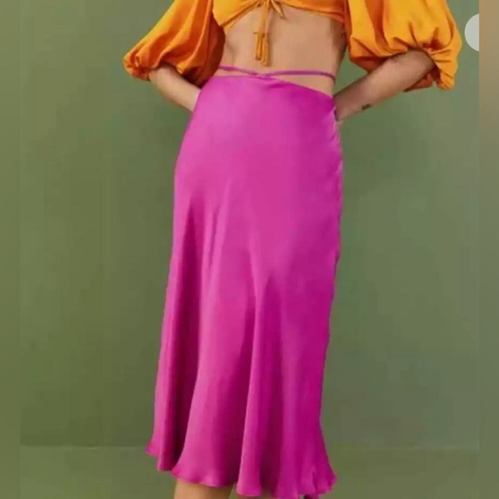 FARM Rio Fuschia satin Midi length 
strap-detail satin-finish midi skirt - Picture 7 of 14